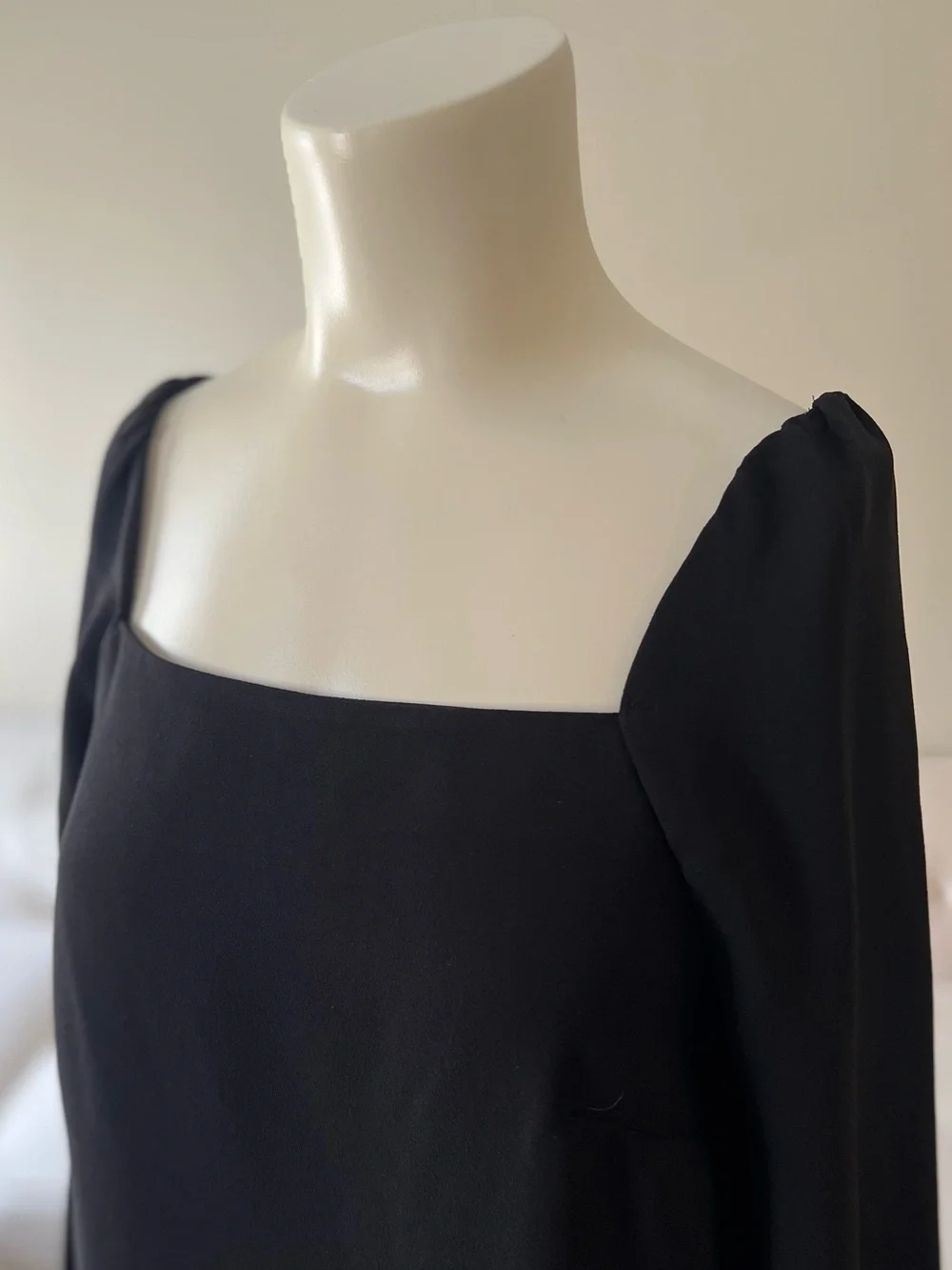 J.Crew 365 Black Square Neck Blouse Size 0 Bracelet Sleeves EUC